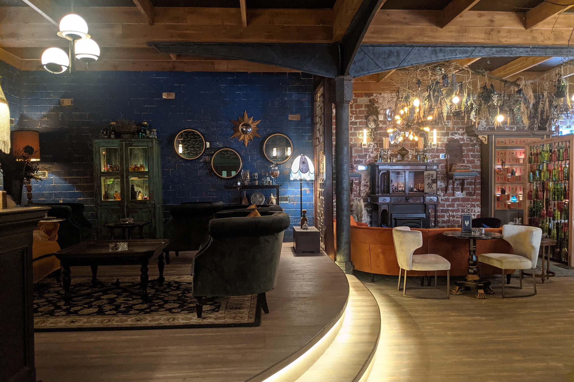 01a5 Hua Tuo's Apothecary Bar