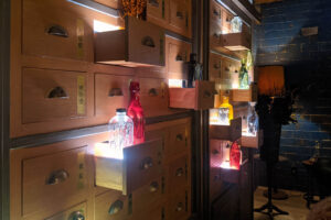 01a9 Hua Tuo's Apothecary Bar